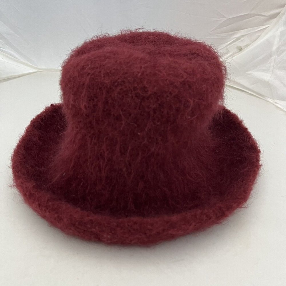 Vintage Women's Fuzzy Cloche Hat in Burgundy - Picture 5 of 8